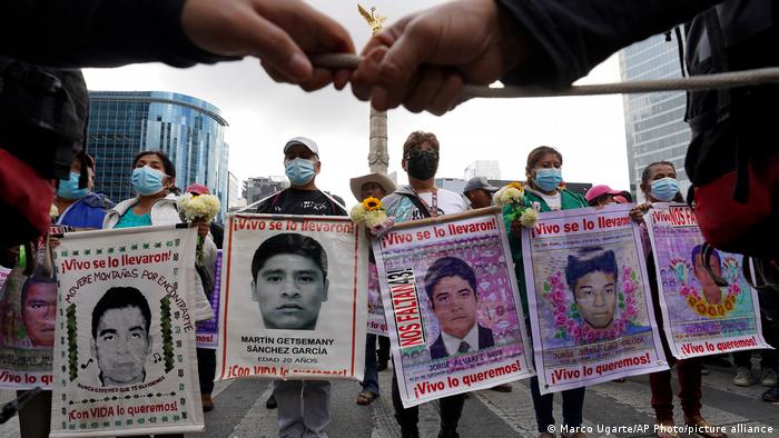 Mexiko Protest | 8 Jahre nach Verschwinden von 43 Studenten