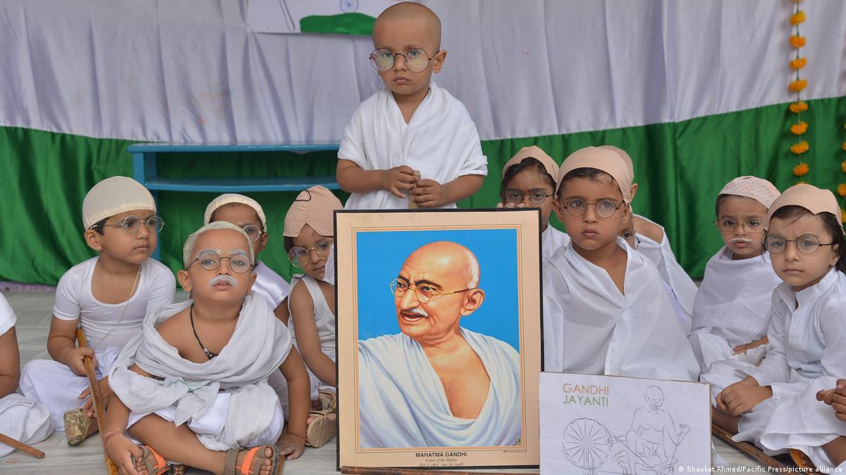 Fact check: 4 myths about Mahatma Gandhi – DW – 01/30/2023