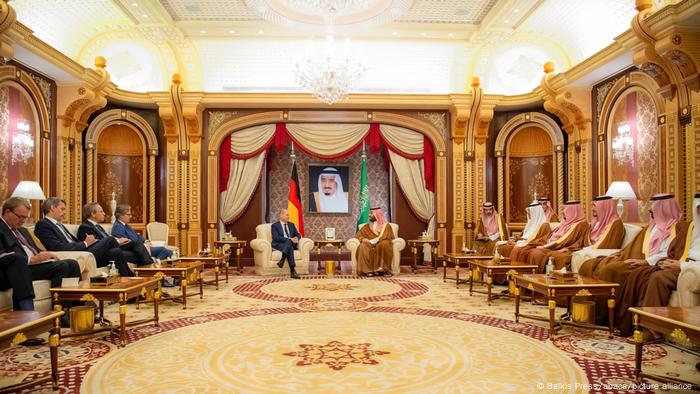 Saudi Crown Prince Mohammed bin Salman receives German Chancellor Olaf Scholz and his delegation.