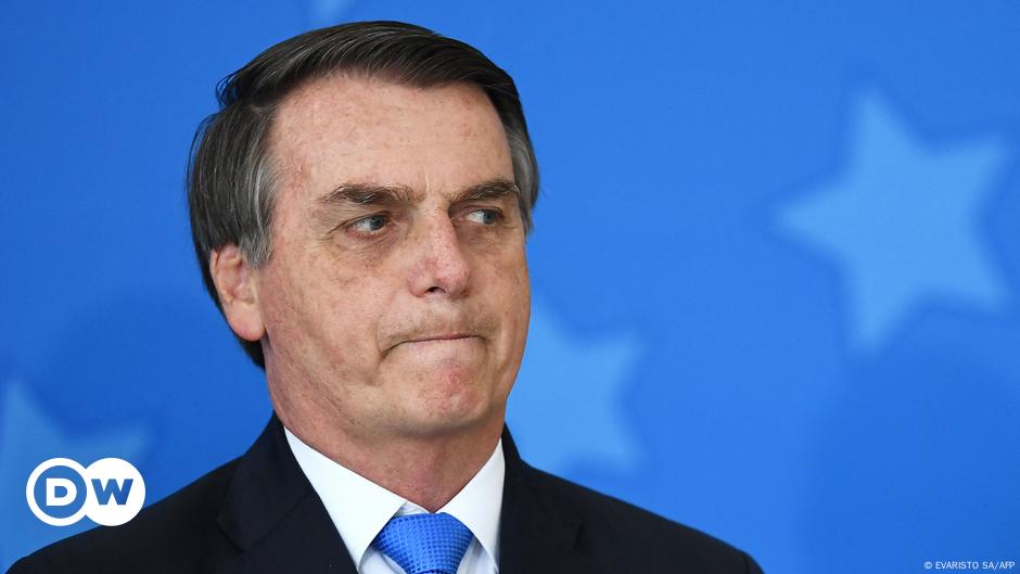 Em live, Bolsonaro tenta se distanciar de ato terrorista