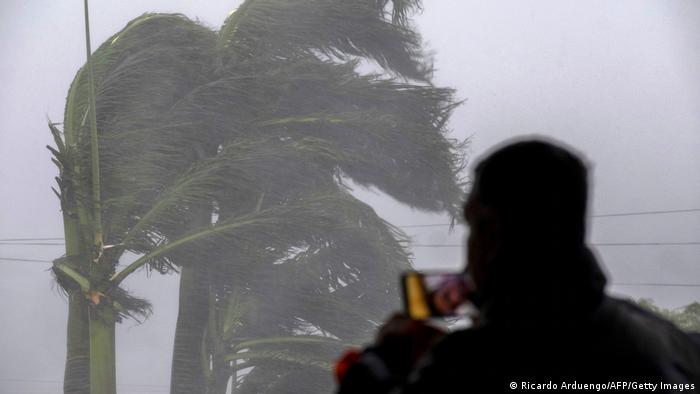 El poderoso huracán Ian golpea la costa oeste de Florida | El Mundo | DW |  