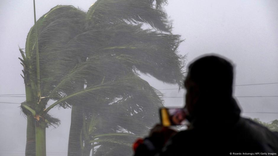 Powerful Hurricane Ian hits the west coast of Florida |  The World |  D.W.