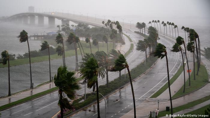 In pictures: Hurricane Ian batters Florida | All media content | DW |  29.09.2022