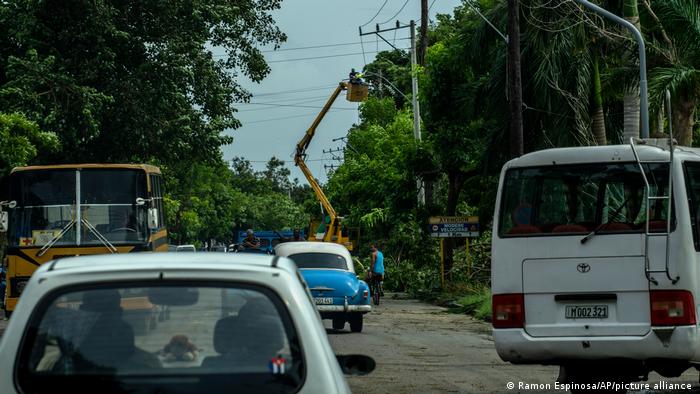 El restablecimiento del servicio eléctrico comenzó para una parte de los consumidores en 25 zonas de La Habana y de otras 11 provincias de Cuba.