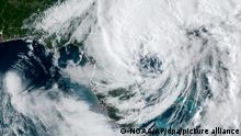 29.09.2022 Dieses von der National Oceanic and Atmospheric Administration (NOAA) zur Verfügung gestellte Satellitenbild, aufgenommen um 17:01 Uhr EDT zeigt Hurrikan «Ian». +++ dpa-Bildfunk +++
