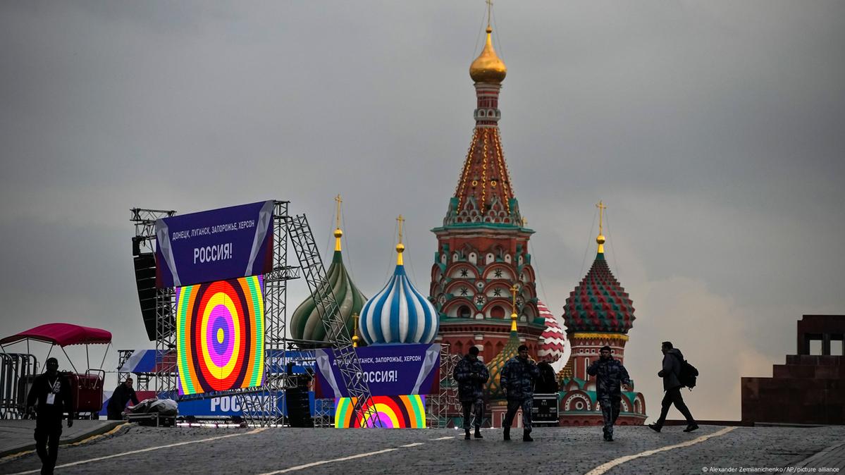 Кнут и пряник: что ждет юго-восток Украины после аннексии РФ – DW –  30.09.2022