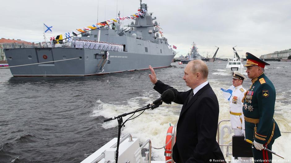 Військово-морський парад у Петербурзі скасували з міркувань безпеки
