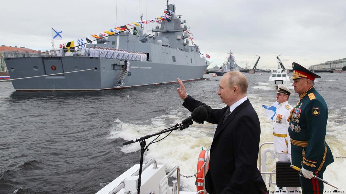Рускиот претседател Владимир Путин се заканува со употреба на атомско оружје