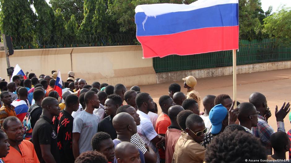 L'hostilité contre la France grandit au Burkina Faso DW 07/10/2022
