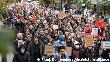 Tausende protestieren in Deutschland gegen Regime in Iran