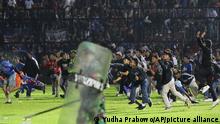 Indonesia: al menos 174 muertos por violencia en partido de fútbol