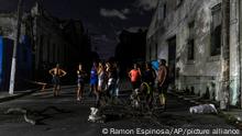 La electricidad vuelve a La Habana pero siguen protestas