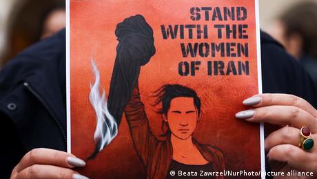 Kvinners opprør mot deres undertrykkere i Iran fortjener vår solidaritet, sier mange kvinner