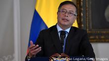 Petro firma ley que da vía libre para negociar con grupos armados ilegales