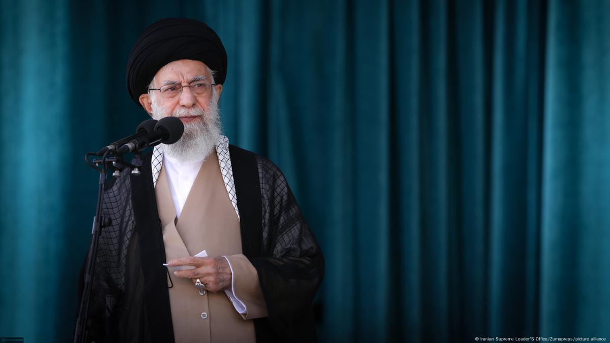 Iran protests Charlie Hebdo's Khamenei cartoons – DW – 01/05/2023 Iran protests Charlie Hebdo's Khamenei cartoons – DW – 01/05/2023