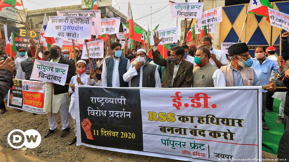 Why did India ban the PFI Muslim political group?