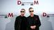 Martin Gore und Dave Gahan stehen nebeneinander vor einer Fotowand Martin Gore und Dave Gahan stehen nebeneinander vor einer Fotowand