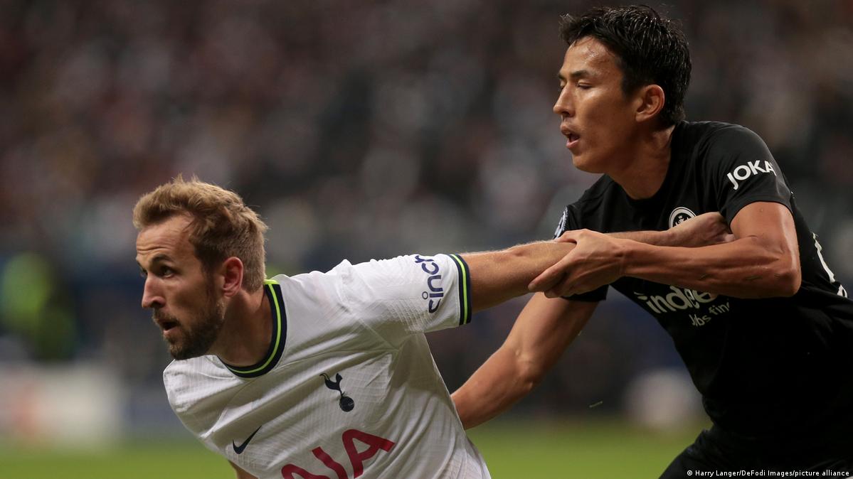 Hasebe proves Frankfurt's hero DW 10/04/2022