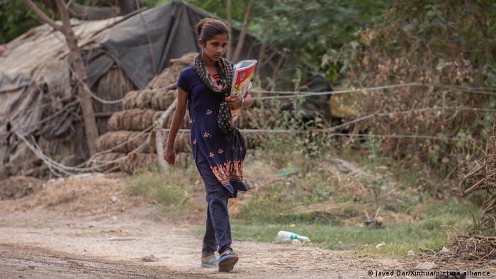 Седем от десет момичета в Индия не знаят нищо за