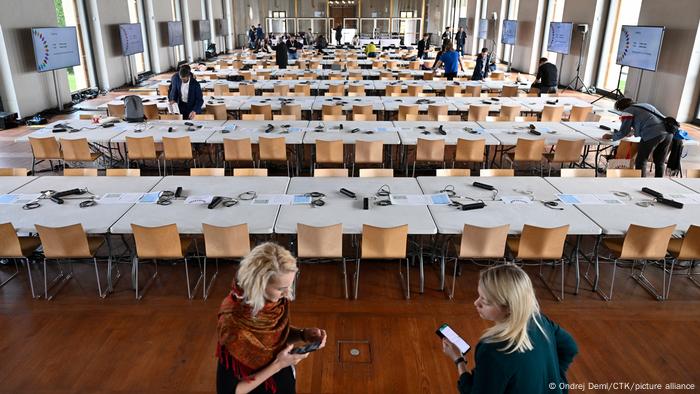 Tschechische Republik Vorbereitung des EPC-Treffens in Prag Europäische politische Gemeinschaft: Familientreffen im XL-Format | Europa | DW