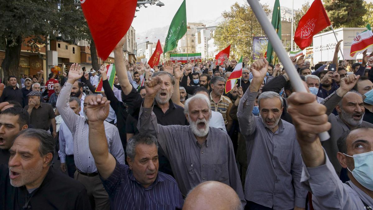 France calls for its citizens to leave Iran immediately – DW – 10/08/2022