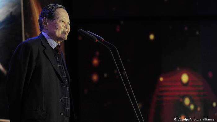 China Chen-Ning Franklin Yang überreicht Preis in Peking