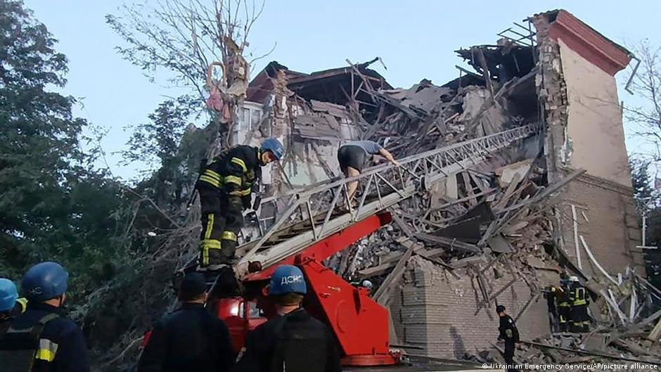 Russia-Ukraine updates: Zaporizhzhia rocket attacks leave 2 dead | News | DW - Vimarsana News
