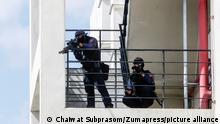 September 19, 2022, Bangkok, Thailand: Thai Police holding a sniper in action during a terrorist attack simulation. Members of Thai special forces police as well as regular Police officers secured the area during a simulation of an emergency crisis of terrorist mass shooting in ''The Crystal'' shopping mall of Bangkok ahead of the upcoming APEC 2022 Summit on November 18 and 19 in Bangkok. (Credit Image: © Chaiwat Subprasom/SOPA Images via ZUMA Press Wire