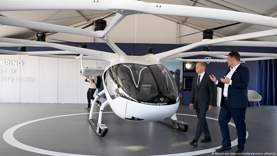 Leteći taksi je u junu 2022. predstavljen i nemačkom kancelaru Olafu Šolcu