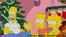 31.3.2021, THE SIMPSONS, from left: Homer Simpson (voice: Dan Castellaneta), Maggie Simpson, Bart Simpson (voice: Nancy Cartwright), Lisa Simpson (voice: Yeardley Smith), Manger Things', (Season 32, ep. 3209, 700th episode, aired Mar. 21, 2021). photo: ©Fox / Courtesy Everett Collection