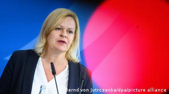 Νάνσι Φέζερ