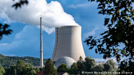 Последните три действащи германски атомни електроцентрали трябваше да спрат работа
