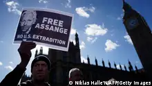 08/10/2022***
A supporter of WikiLeaks founder Julian Assange holds a placard outside of the Houses of Parliament, in London, on October 8, 2022, during a demonstration to protest against the detention of Assange. - A UK court on issued on April 20, 2022 a formal order to extradite the WikiLeaks founder to face trial in the United States over the publication of secret files relating to the Iraq and Afghanistan wars. (Photo by Niklas HALLE'N / AFP) (Photo by NIKLAS HALLE'N/AFP via Getty Images)