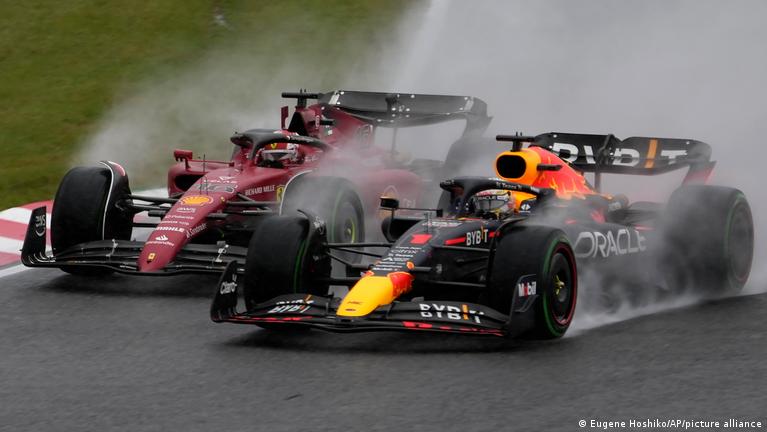 Formula One: Verstappen clinches second world title