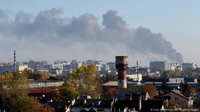Rauchwolken über der westukrainischen Stadt Lwiw Rauchwolken über der westukrainischen Stadt Lwiw