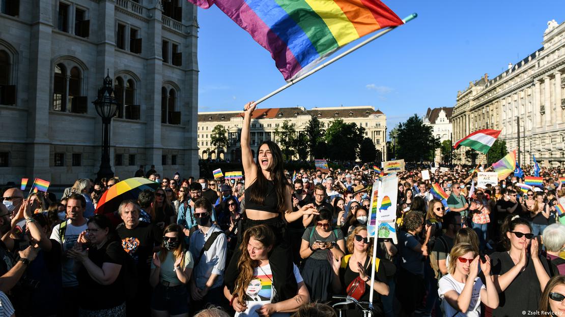 Протест во Будимпешта против хомофобните закони на владата во Унгарија, октомври 2022 година 