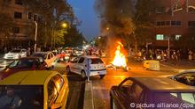 Caos en una ciudad Irán durante una protesta por la muerte de Mahsa Amini.