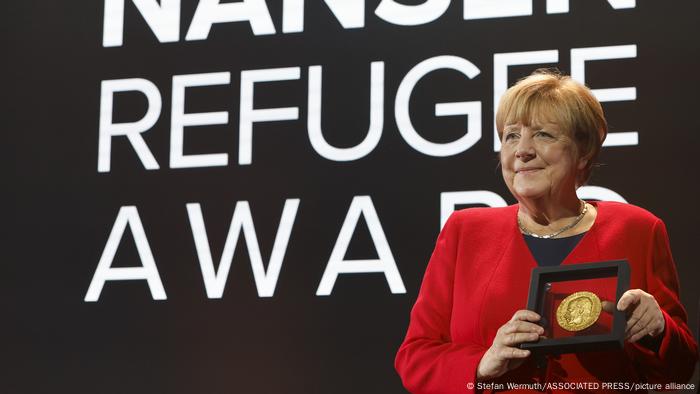 Schweiz Angela Merkel erhält den UNHCR Nansen Refugee Award