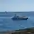 Mora Yarımadası'nın güneyinde yer alan Çuha Adası açıklarında bir Yunan sahil güvenlik botu - (09.10.2022)