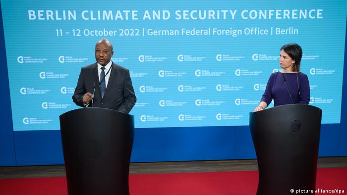 Annalena Baerbock und Nigers Außenminister Hassoumi Massoudou