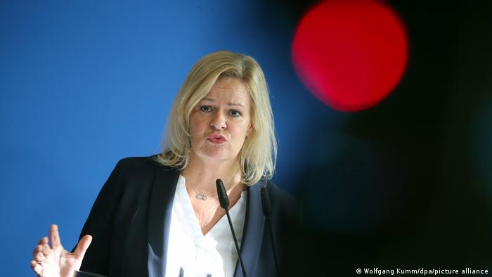 Berlin PK Innenministerin Faeser zur Flüchtlingslage 2022