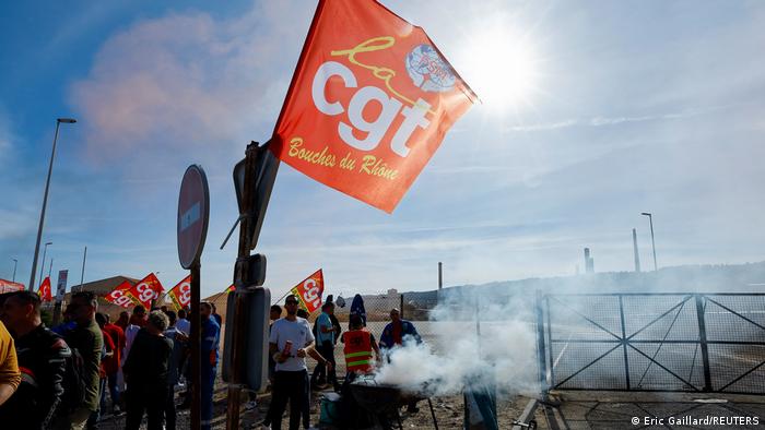 Streiks in Raffinerien: Viele Tankstellen in Frankreich ohne Sprit