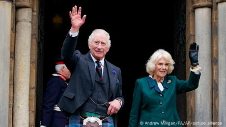 Charles III. muss sich im Gegensatz zu seiner Mutter Elizabeth II. mit schweren Protesten gegen seine Person auseinandersetzen.