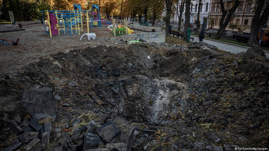 Удар РФ по Херсону: загинув чоловік, поранено матір і двох дітей