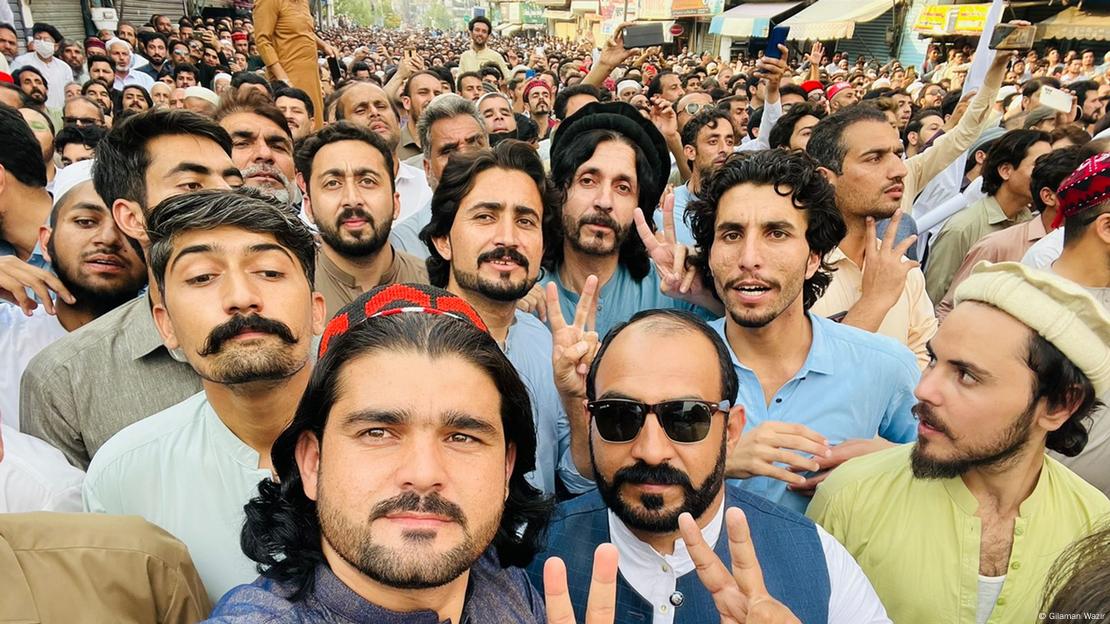 په سوات کې د پي ټي ام د يو احتجاج آرشيف انځور چې پکښې گيله من وزير هم گډونوال و په سوات کې د پي ټي ام د يو احتجاج آرشيف انځور چې پکښې گيله من وزير هم گډونوال و