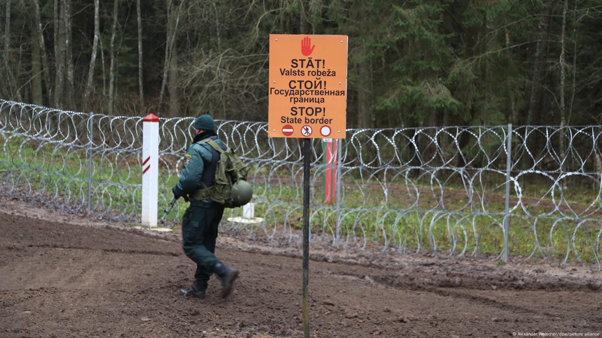 Латвия мобилизует пограничников для охраны восточной границы – DW –  15.08.2023