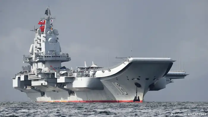 辽宁号是中国海军的第一代航空母舰