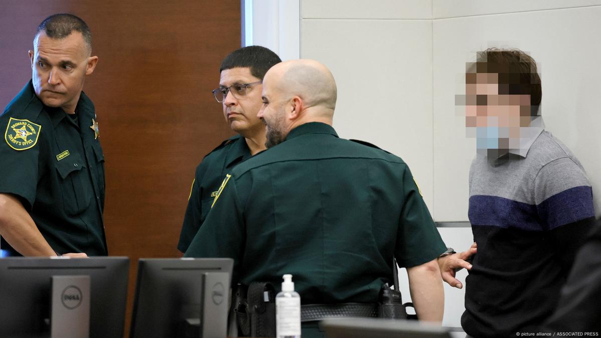 Us Florida Jury Rejects Death Penalty For Parkland Shooter Dw 10