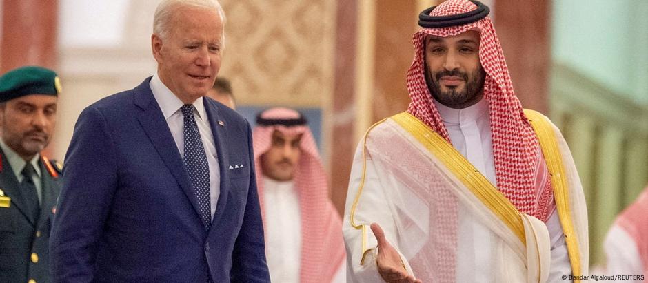 Mohammed bin Salman recebeu Joe Biden em Jidá em julho
