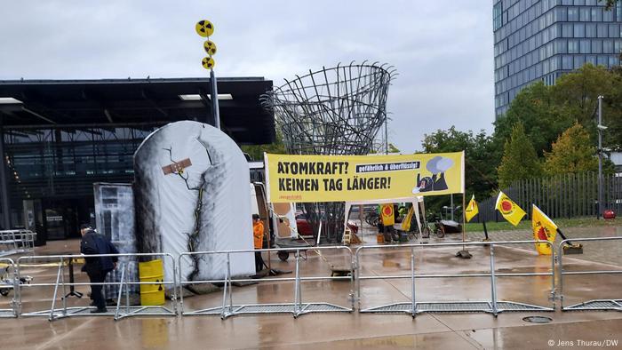 Deutschland, Bonn | Anti-Atom Protest beim Grünen Bundesparteitag Deutschland, Bonn | Anti-Atom Protest beim Grünen Bundesparteitag